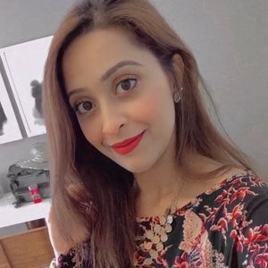 Meet your Posher, Khadeeja